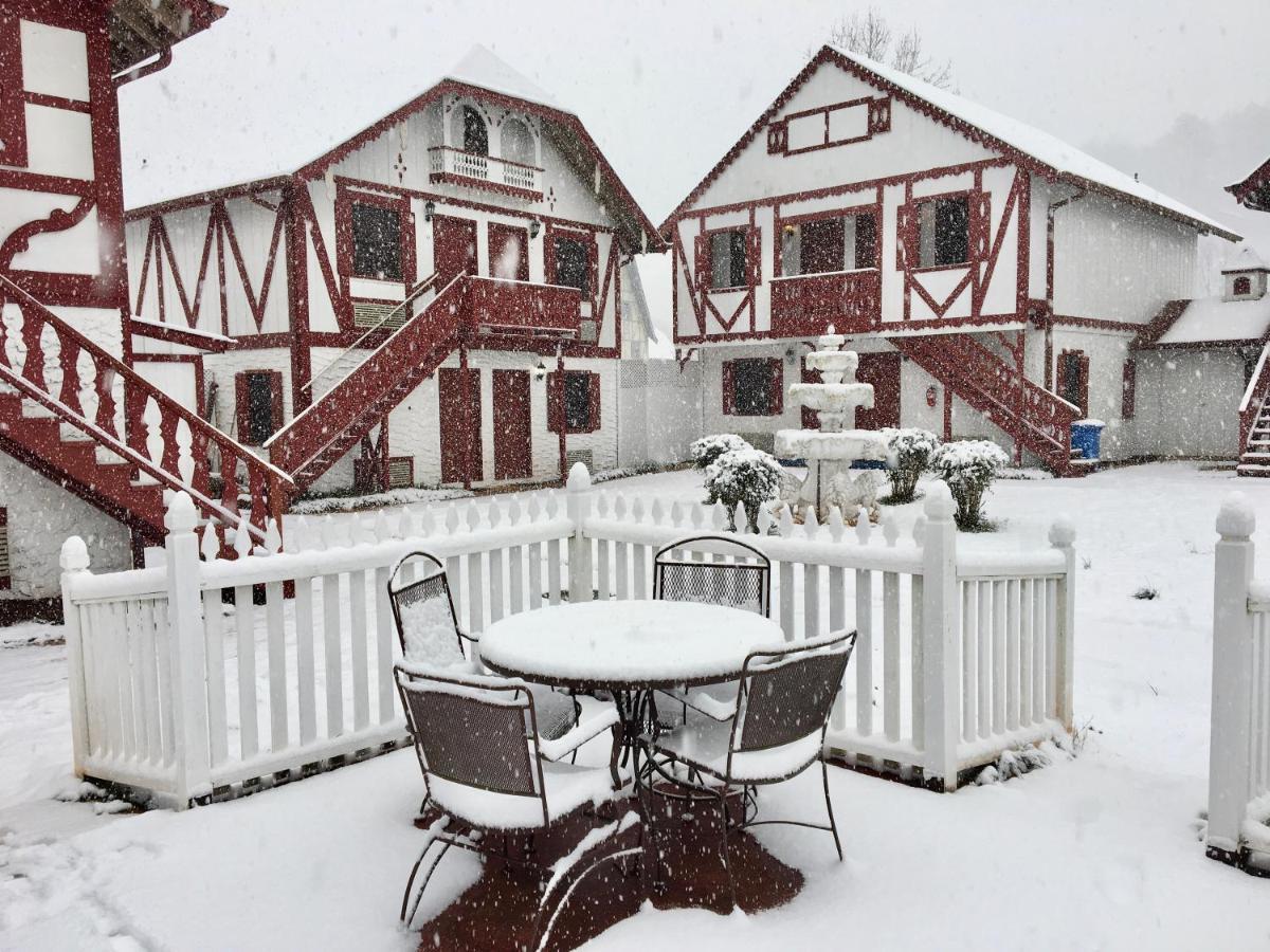 Alpine Village Inn Хелън Екстериор снимка