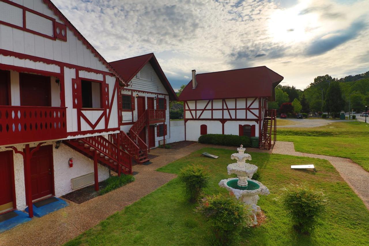 Alpine Village Inn Хелън Екстериор снимка